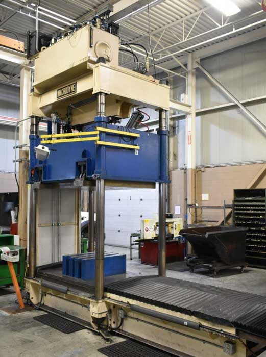 MACRODYNE 4 post hydraulic spotting press