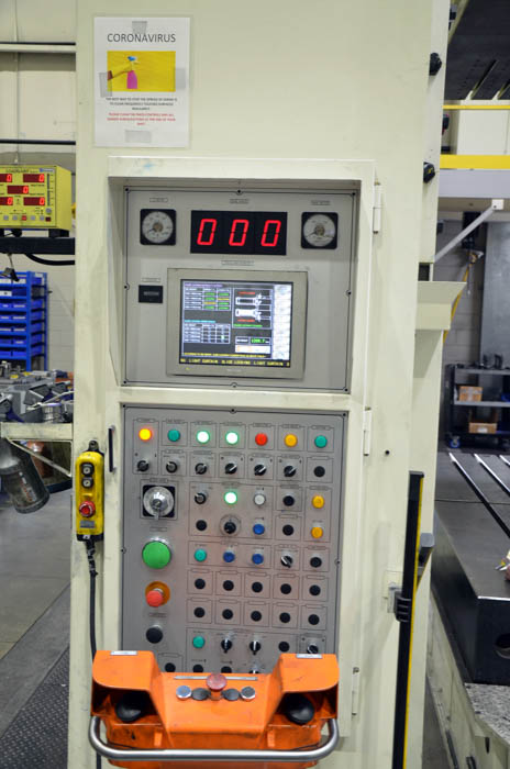 SIMPAC DE4P-1500 straight side mechanical stamping press